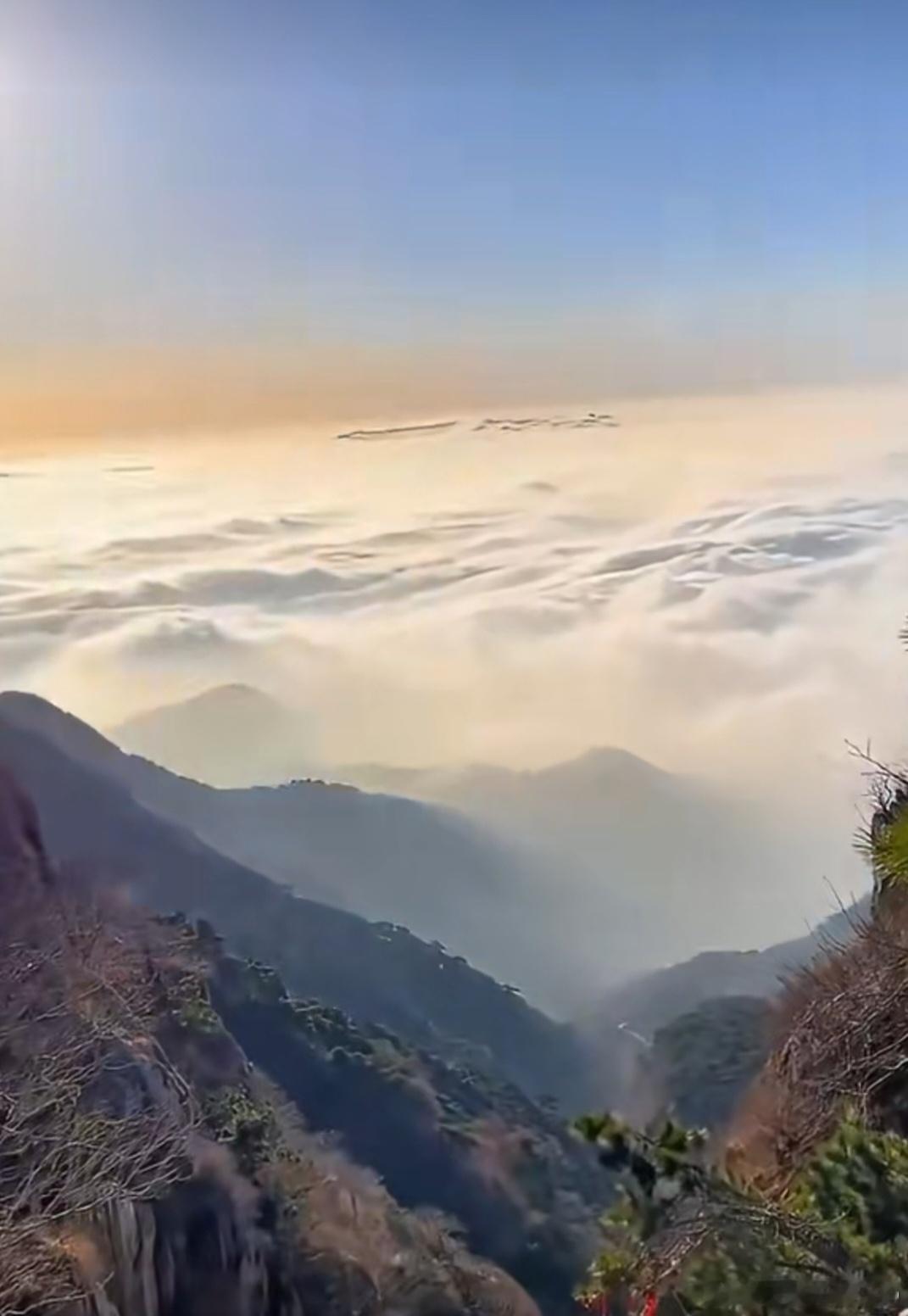 道德经说；塞其兑，闭其门，终身不勤。开其兑，济其事，终身不救。什么意思？堵塞嗜欲