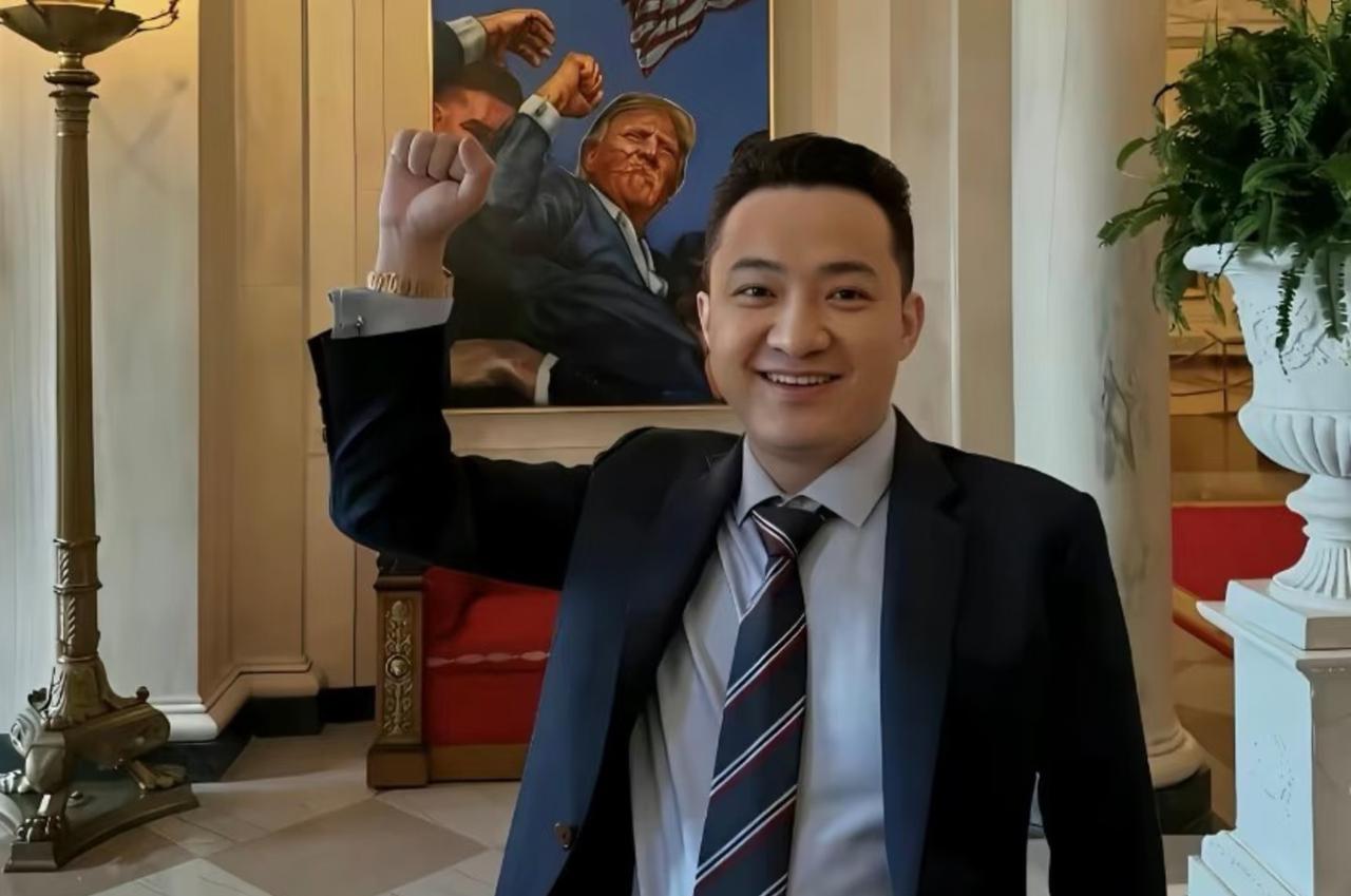 为什么叫孙宇晨“孙割”呢？
原因很简单，
不是因为他玩加密货币，也不是因为景甜，
