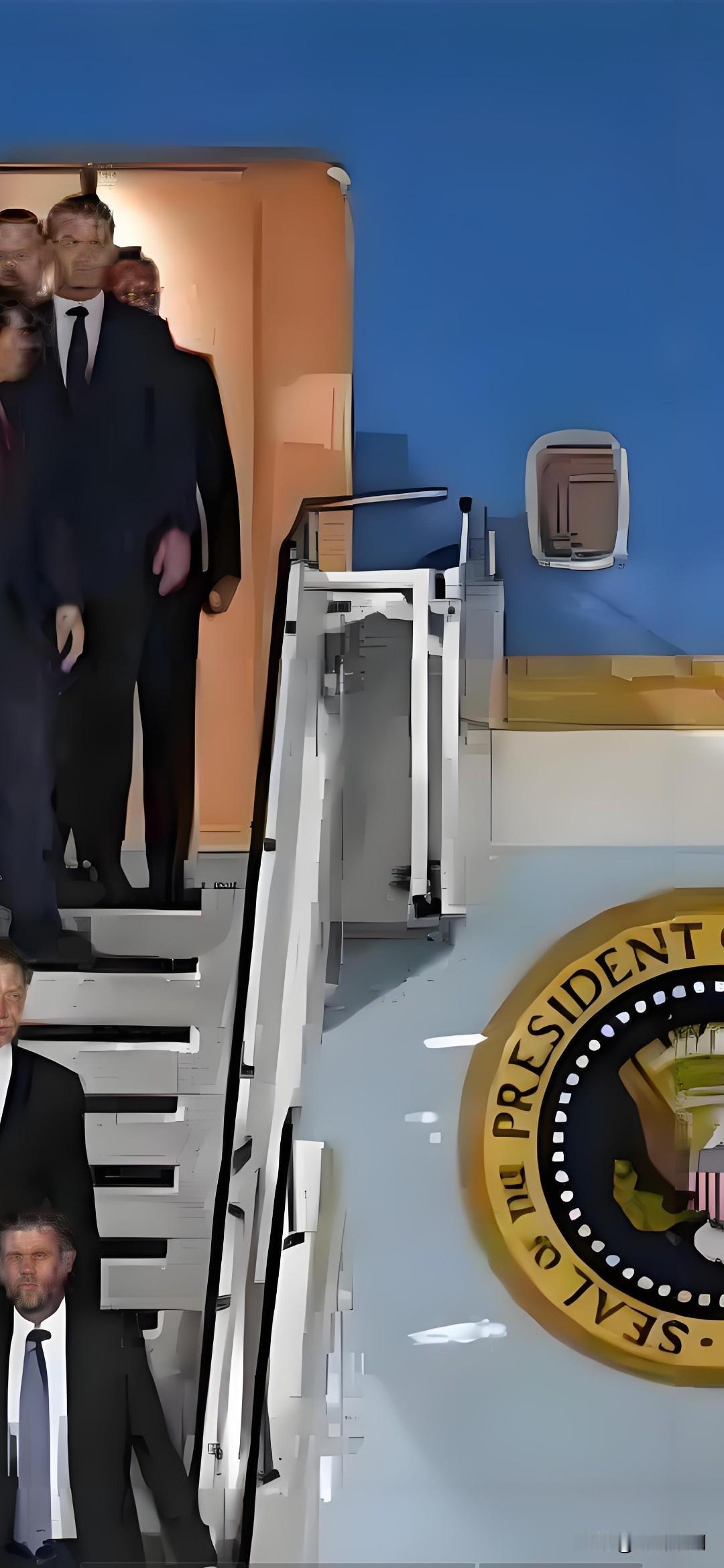 美国总统特朗普刚结束访华，就被《纽约时报》批评!
美国总统特朗普结束访华后，在机