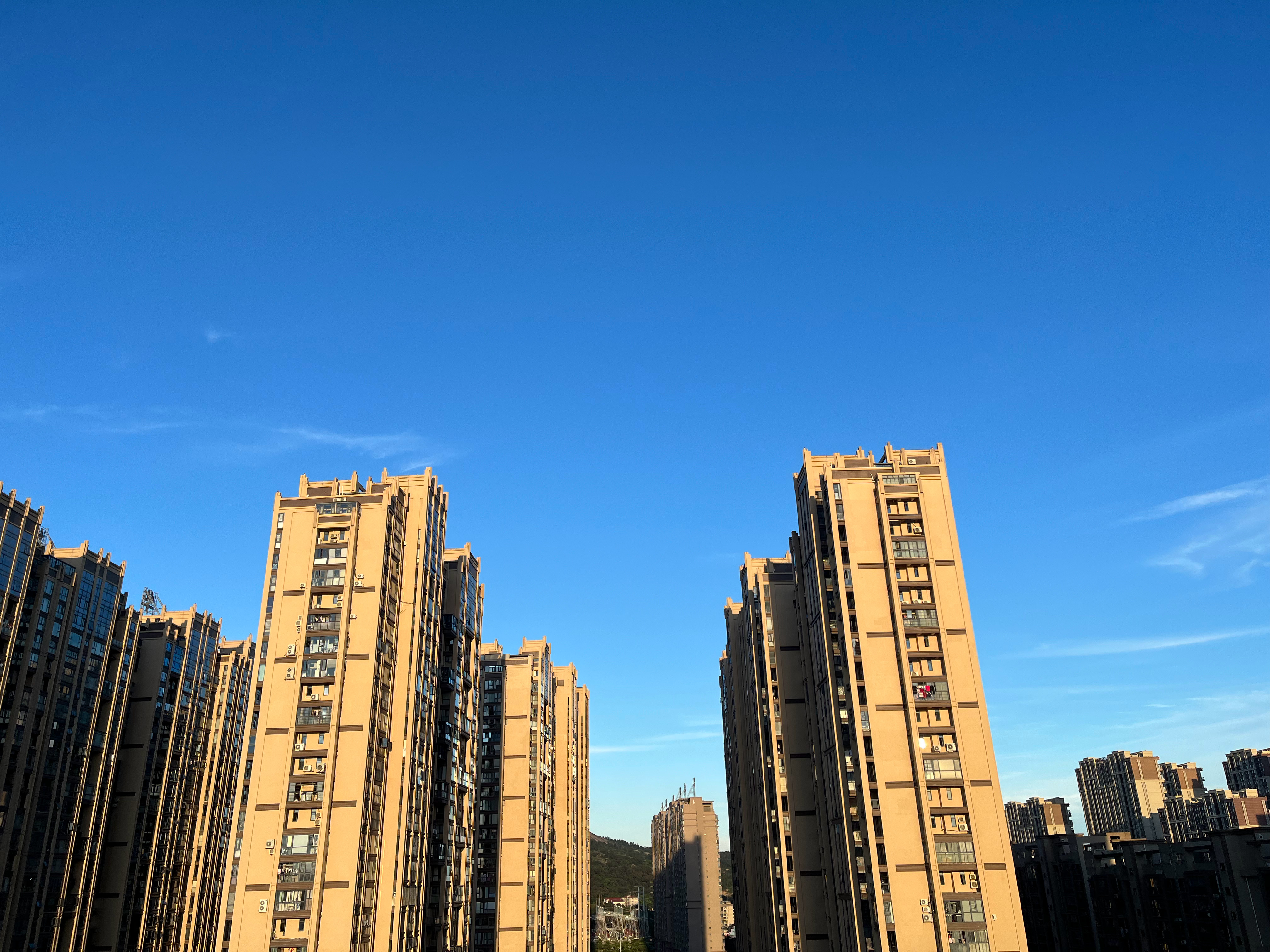 海滨城市的天空，一年四季都是那么蓝！
