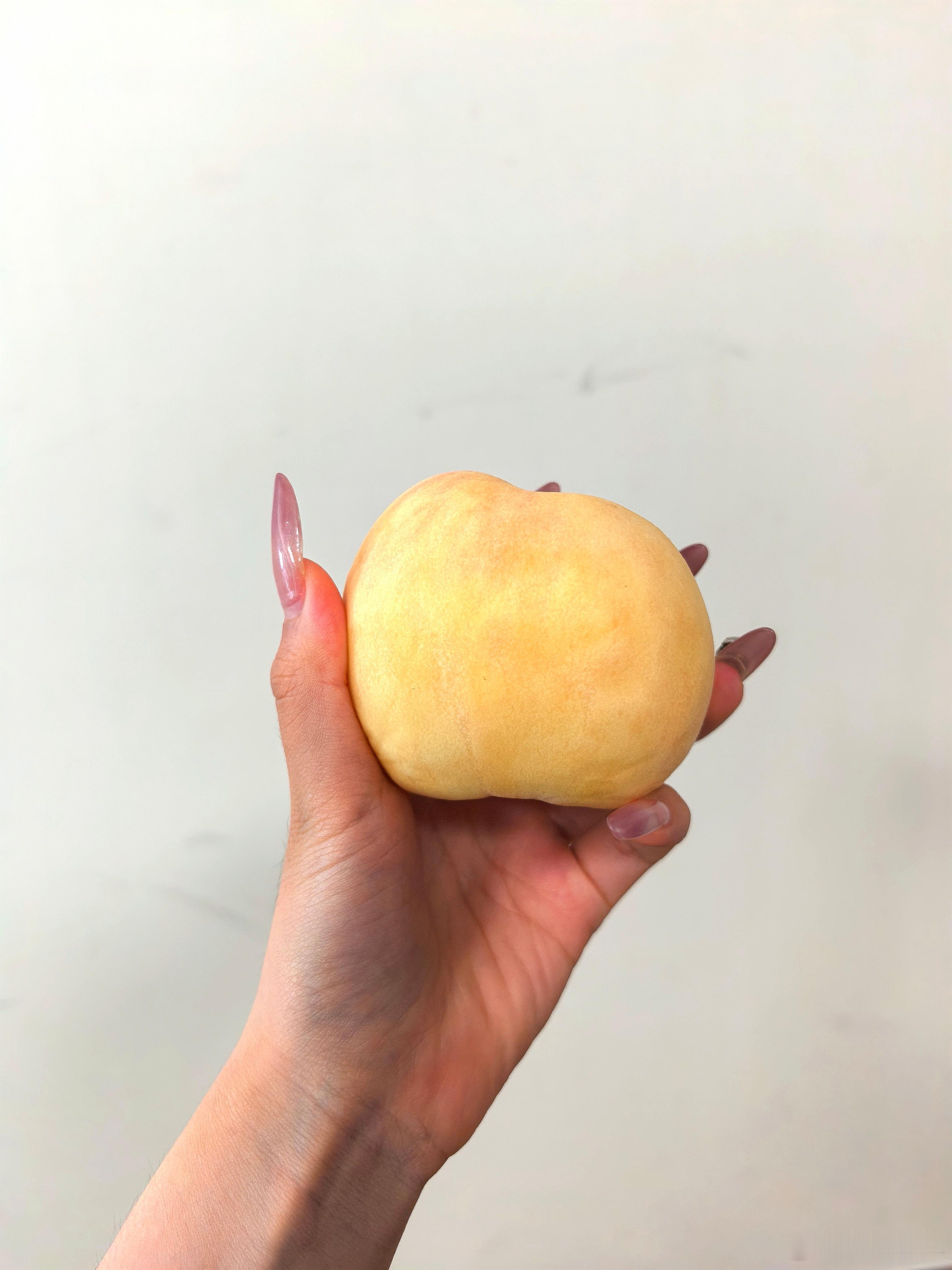 这黄桃，闻着香，吃起来也好吃[馋嘴] ​​​