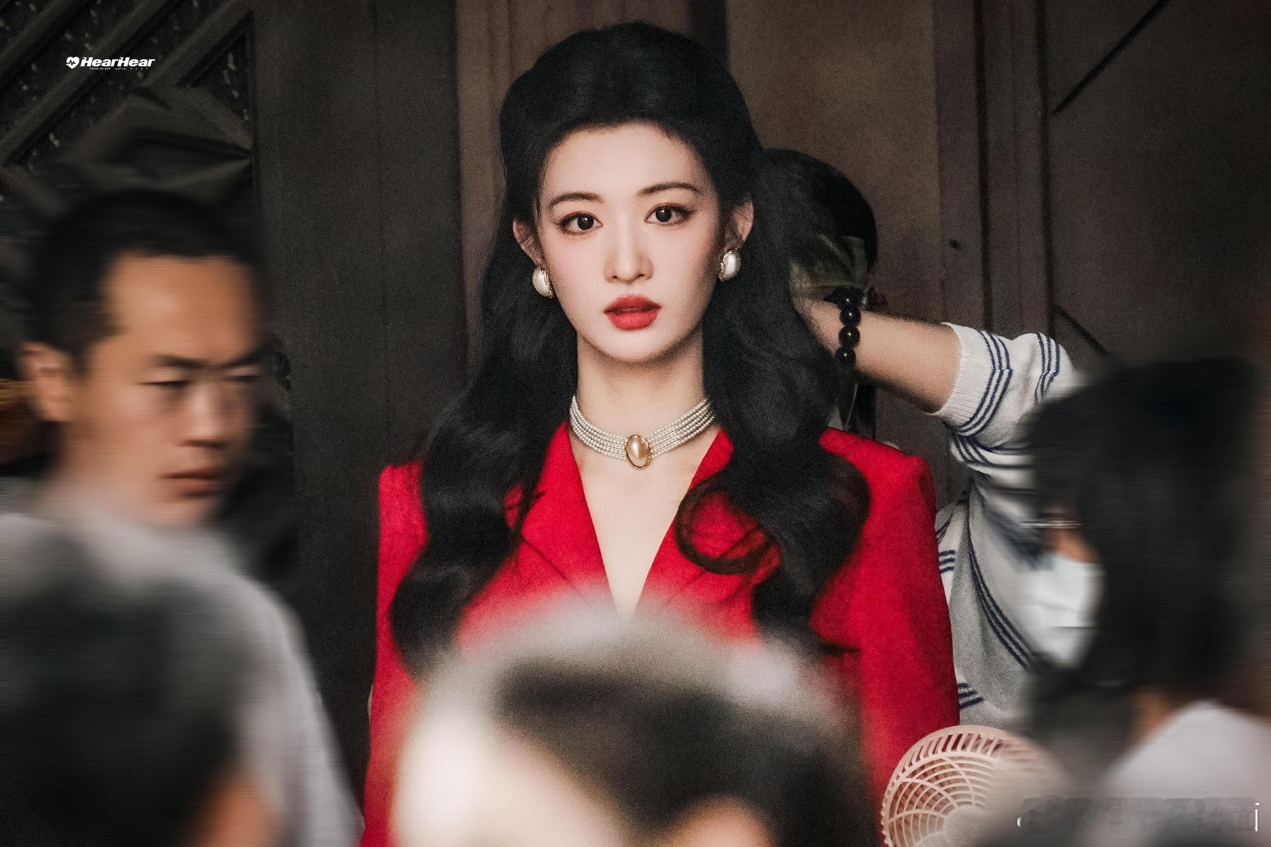 王楚然这一秒过火红色大衣造型真的好美啊妖艳二字不违规作品二创这一秒过火 ​​​