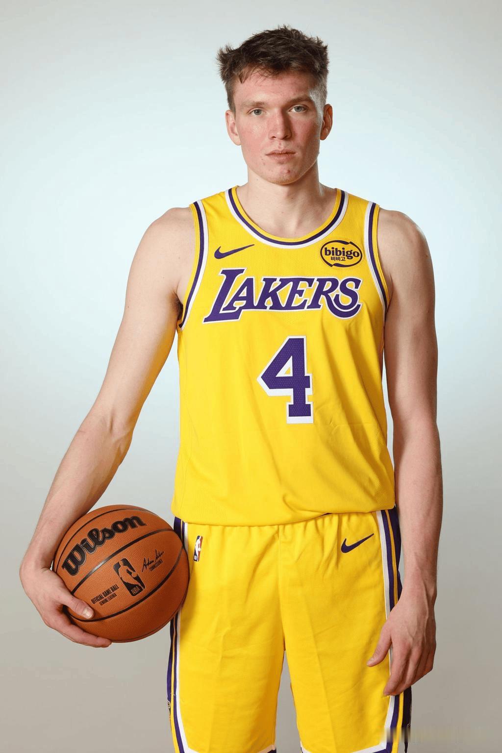 NBA情报局10月01日讯
美媒ClutchPoints记者Brett Sieg