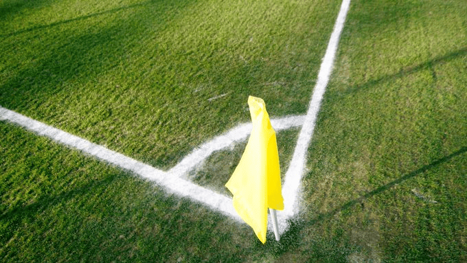 法国16岁球员参加地区杯赛时心脏骤停，抢救无效去世