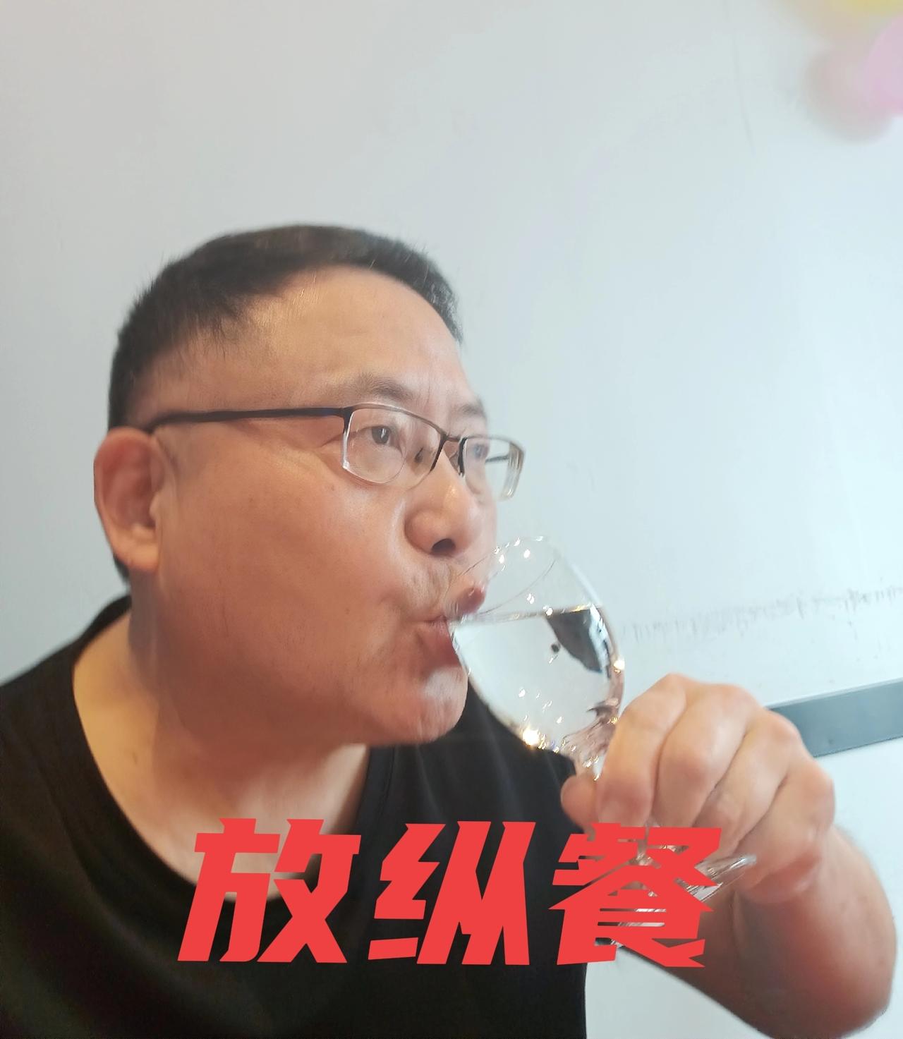 从10月8号减肥到现在，整整一个星期，效果不错，减了5斤，目前体重197斤。
