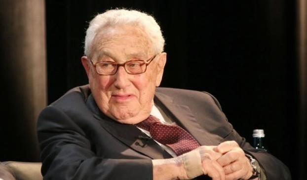 万万没想到，基辛格竟然预言俄乌冲突最先被耗干的，不是战火中的乌克兰，也不是受制裁