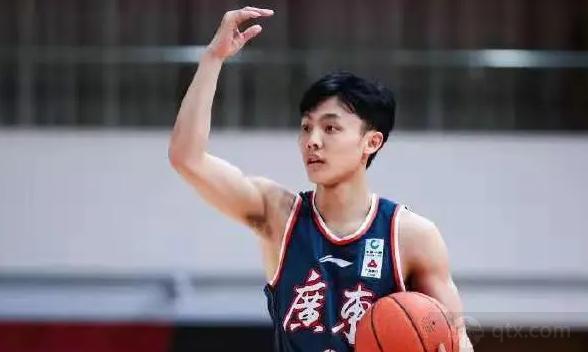 昨晚的比赛要是没有徐杰，广东的连胜真的可能就终止了。