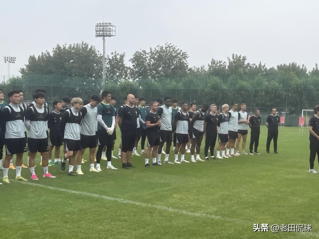 北京国安伤员均在稳步恢复中…今日国安公开训练，此前受伤的恩科洛洛、何宇鹏、杨立瑜