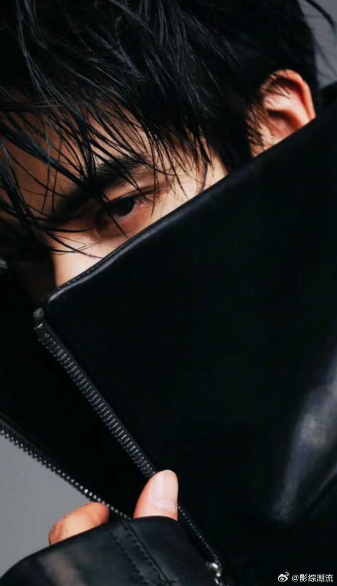 宋威龙怎么拍怎么有宋威龙拍杂志了怎么演了几部 宋威龙拍杂志真的太有感觉了！湿发皮