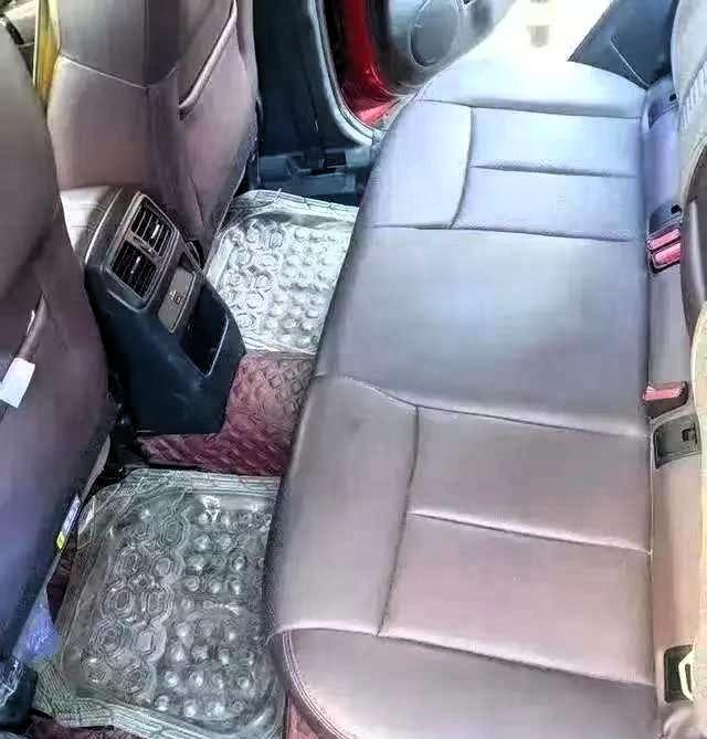 太烧脑！男女网恋奔现，车内拥吻，女子还2次自愿为其进行口部亲密行为，不料，当男的