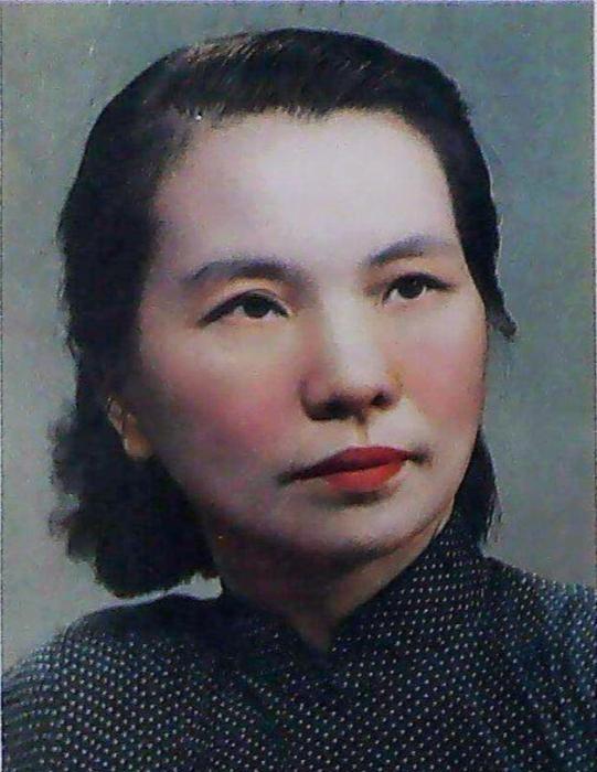 1950年，朱枫被捕，为守住秘密，她将2两重的金子取下，分多次进肚子，吞金后，她