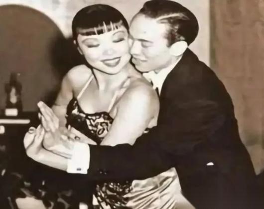 「放了他，钱和我都是你的！」1936年，南京督察长李柏龄贪图美色，放走一个强奸犯