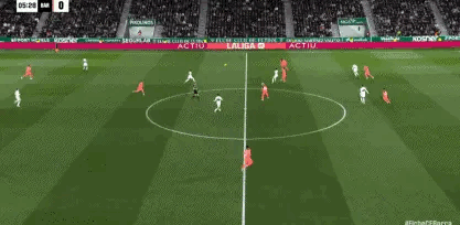 巴萨中场抢断，快速转换进球！巴萨丢球方式一如既往——对手反越位50米大单刀