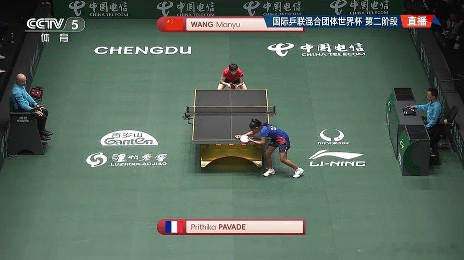 第二盘女单王曼昱￼3-0战胜普莉蒂卡·帕瓦德，三局比分分别为11-9，12-10