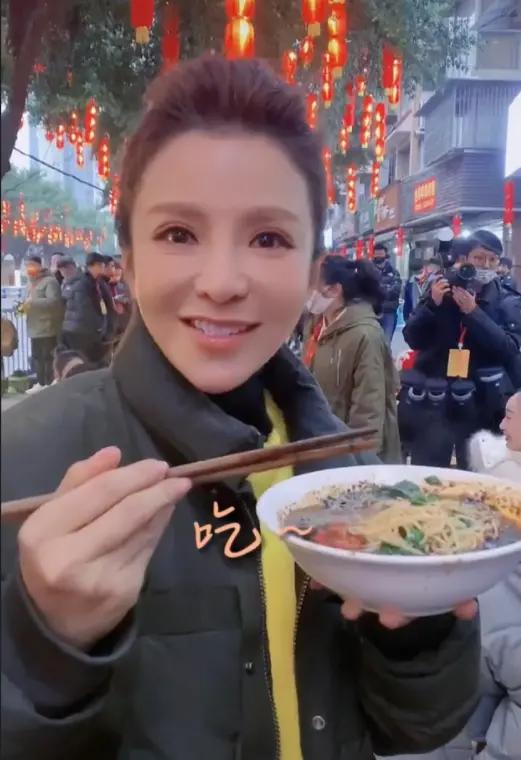 完整榜单·抗癌长寿典范
 
- 人物事迹：抗癌近20年，至今身体状态良好，仍正常