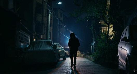 人之初定档 奶奶辈都在等的剧定档咯！27号中午12点就能看，全员实力派阵容没得挑