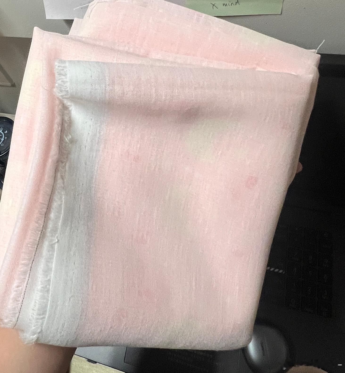 仿麻摸起来还不错～ 