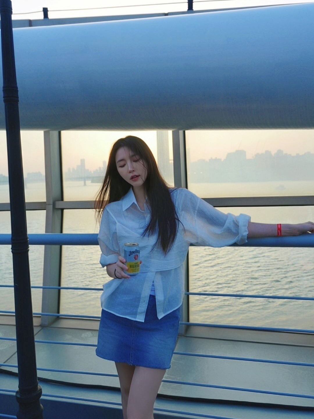 换乘恋爱2 250505 海恩 ins更新“汉江的风和晚霞...🥰谢谢你jim