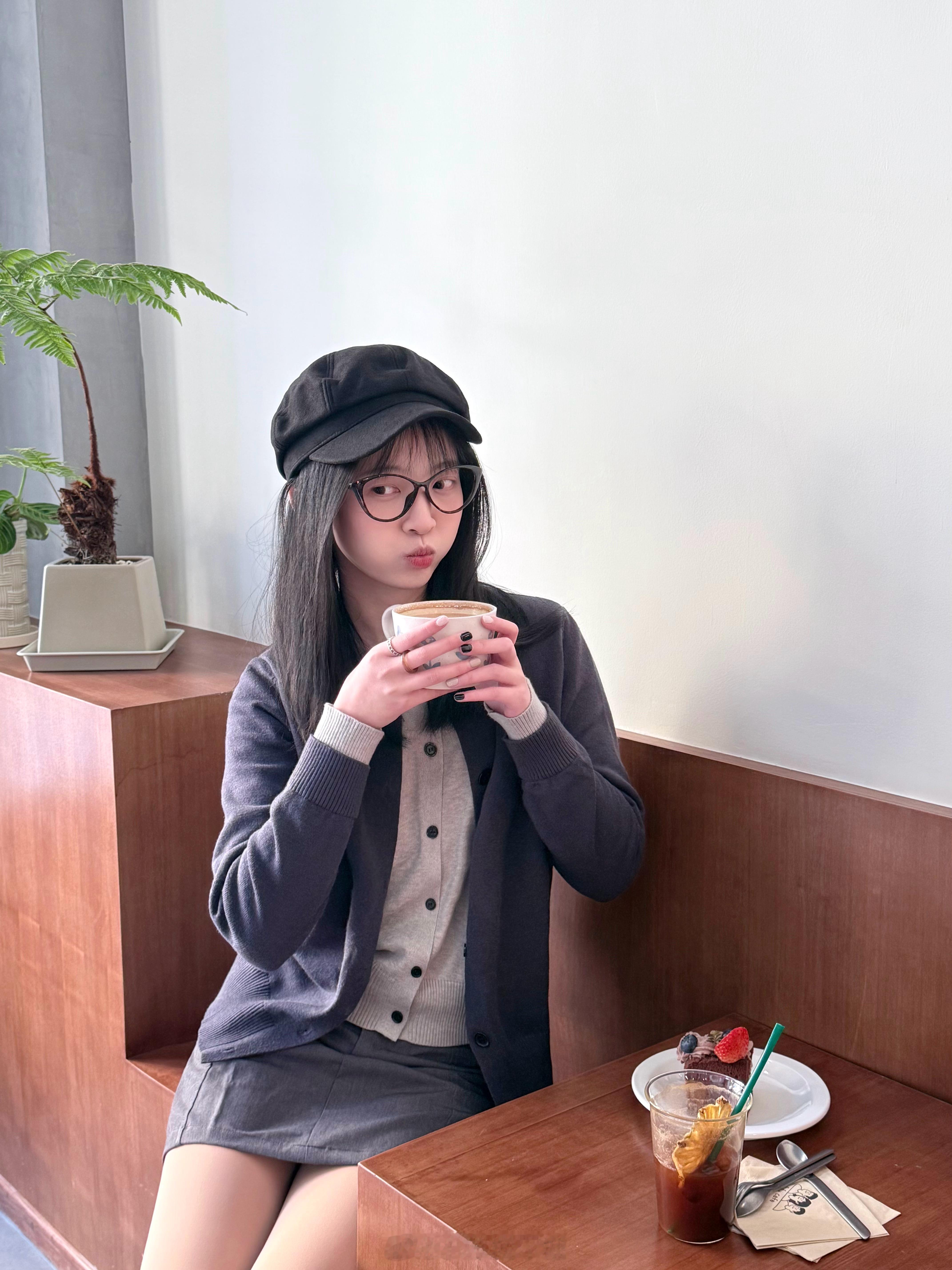 爱吃小布丁🍮 