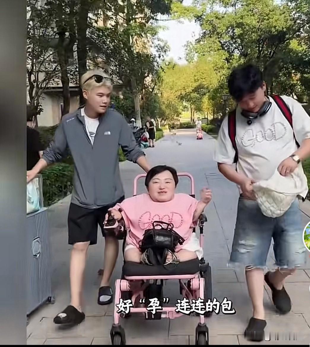 有一说一：
李喜梅和大双去泰国接“二宝”了，目前两口子又换了一辆价值400万左右