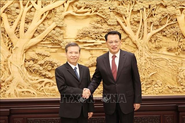 黎明智访问重庆市！这也是黎明智访问中方的第二站，第一站是北京。

评论几句：黎明