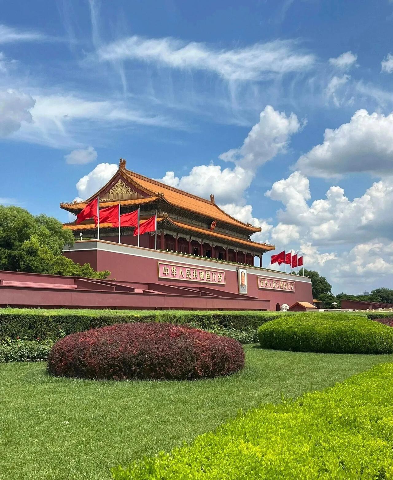 分享一下你随手拍下的照片蓝天白云下的北京天安门