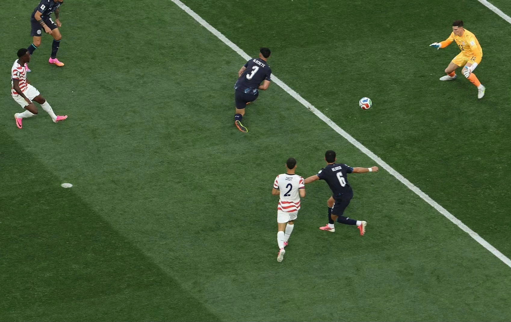 美国2-0巴拉圭美国这反击太犀利了，巴拉圭简直被按在地上摩擦！美国VS巴拉圭大v