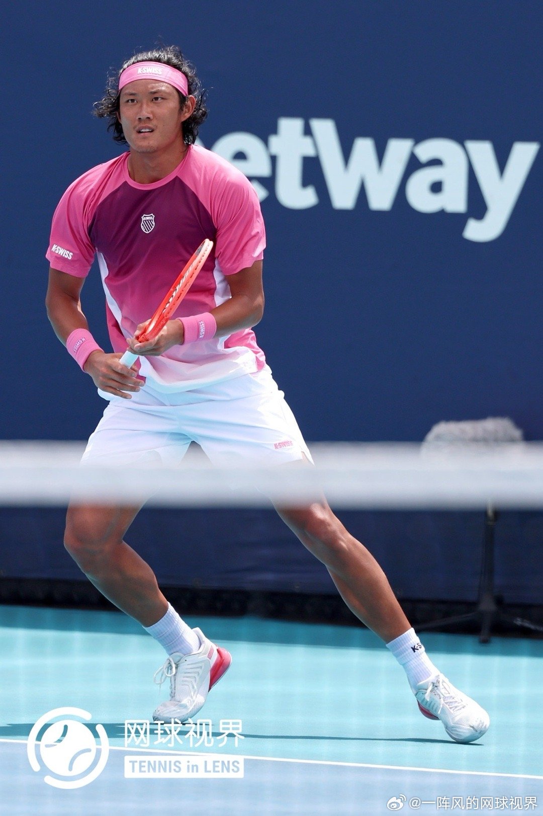 迈阿密大师赛，张之臻3-6/2-6不敌马纳里诺，止步首轮。©️版权图片，转载请署