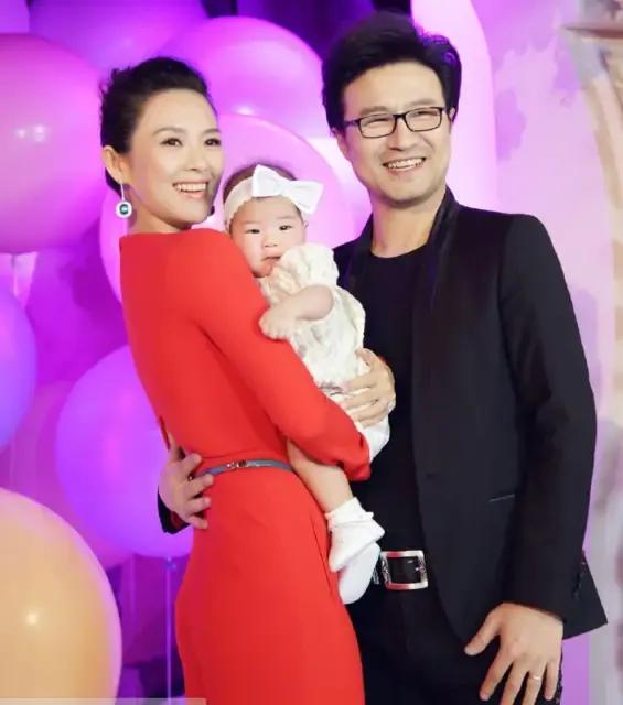章子怡表示离婚后要选择独居，因为年龄大了！
看看能独居多久吧！能坚持一年就不错了