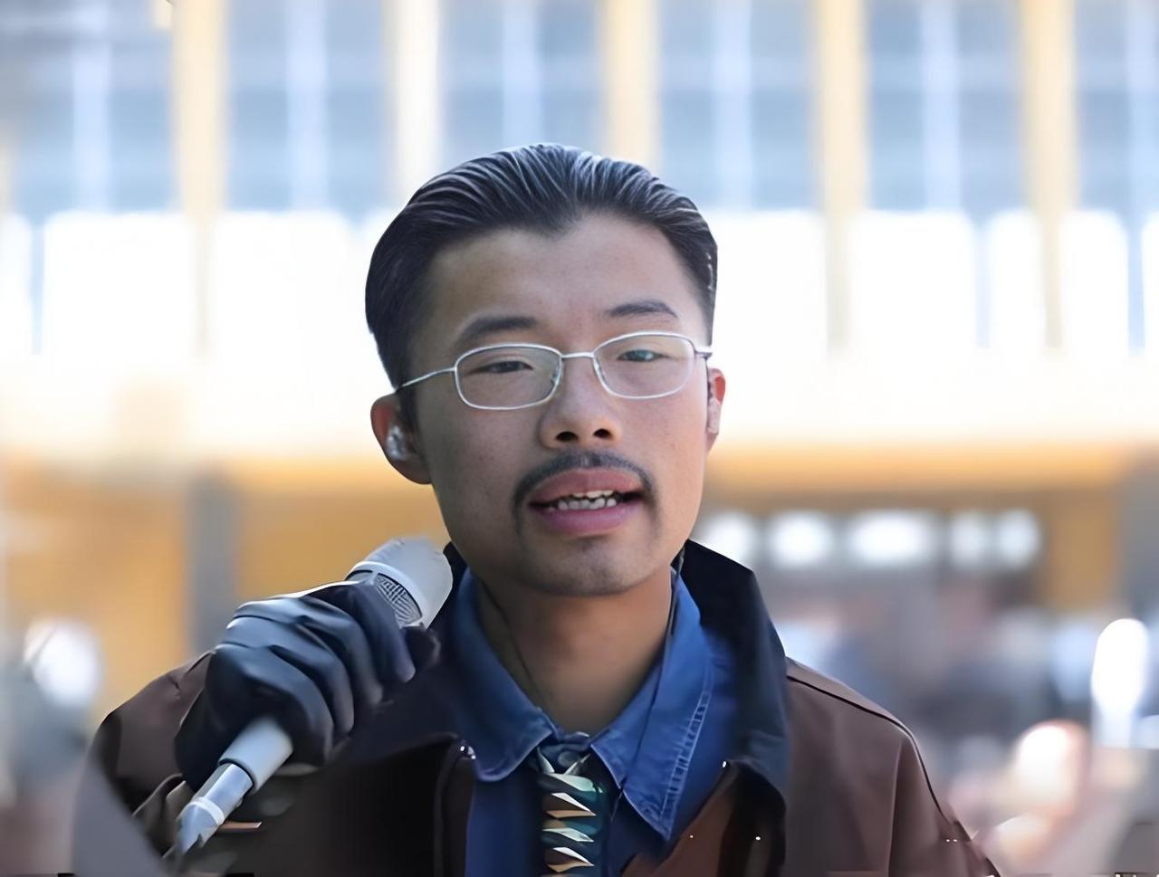 郭有才上央视讲道德经
他凭什么可以上央视
因为他有千万粉丝
而不是因为他研究老子