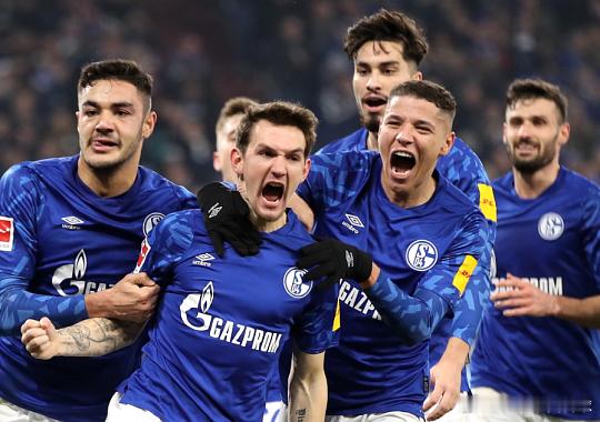 周五 002 德乙：埃尔沃斯堡 VS 卡尔斯鲁厄⚽状态趋势：平局🎯年龄观察：1