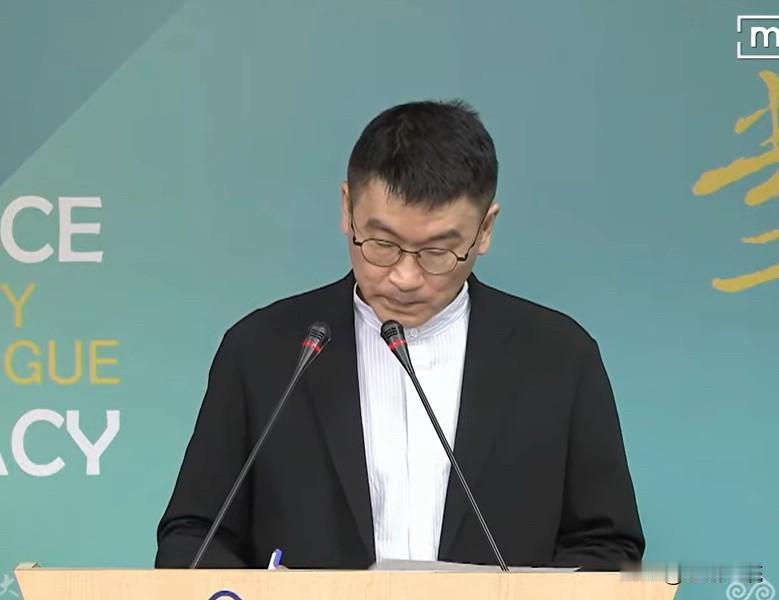 梁文杰居然用“中方”称呼大陆

台陆委会副主委兼发言人梁文杰今天（26日）下午在