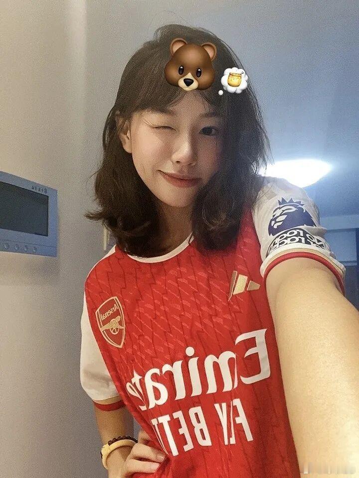 阿森纳  这赛季的阿森纳，剑指双冠阿森纳英超国际米兰欧冠