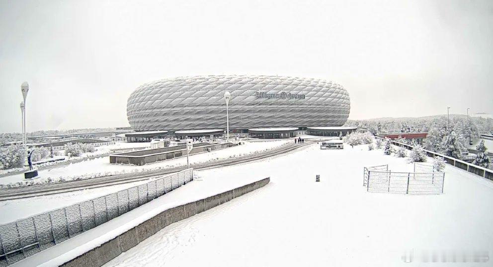 🚨拜仁慕尼黑正採取多項措施，確保今天與法蘭克福之戰能如期舉行，儘管慕尼黑本週遭