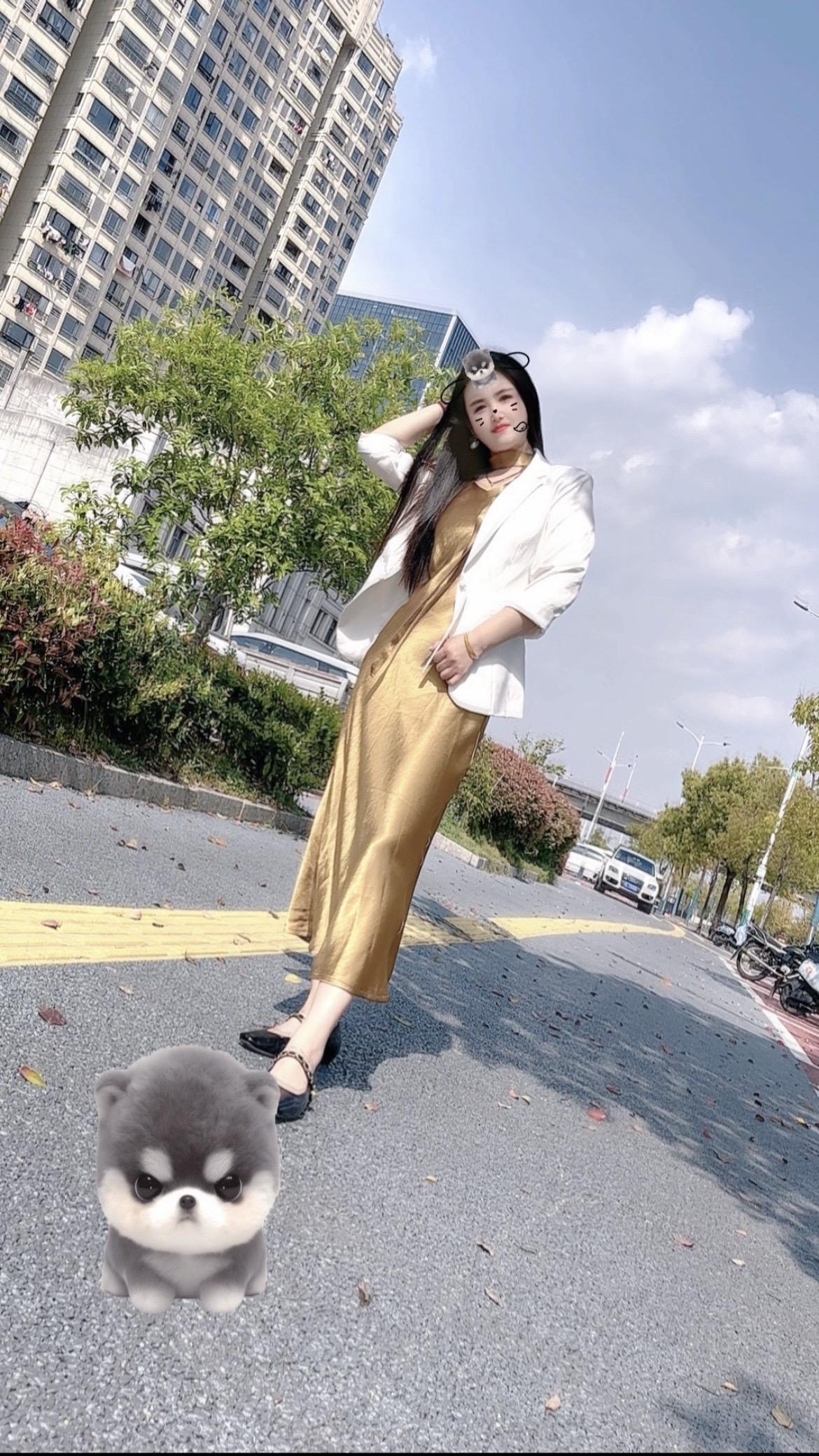 出来透透气，继续混我的日子，又不是只有我一个人挣不到钱，晒晒太阳，舒服...