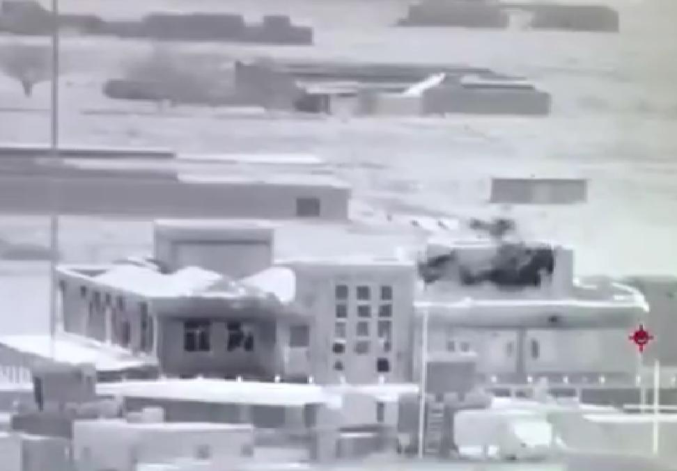 巴基斯坦这边，SH-15卡车炮，绿箭反坦克导弹，哐哐炸，一发摧毁一个阿富汗塔利班