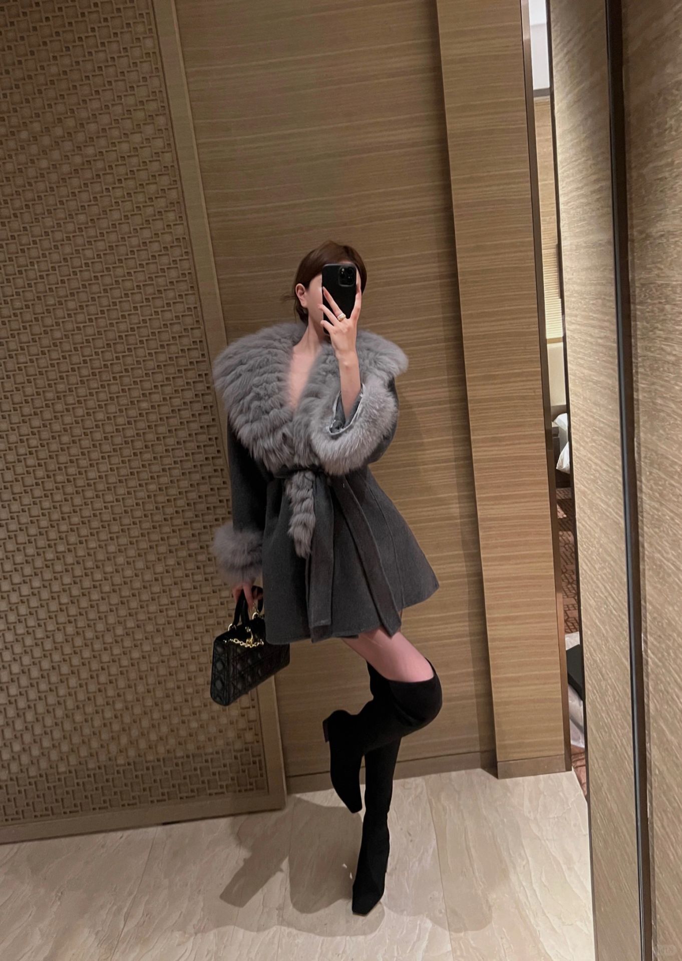喜欢吗 我是指这衣服~