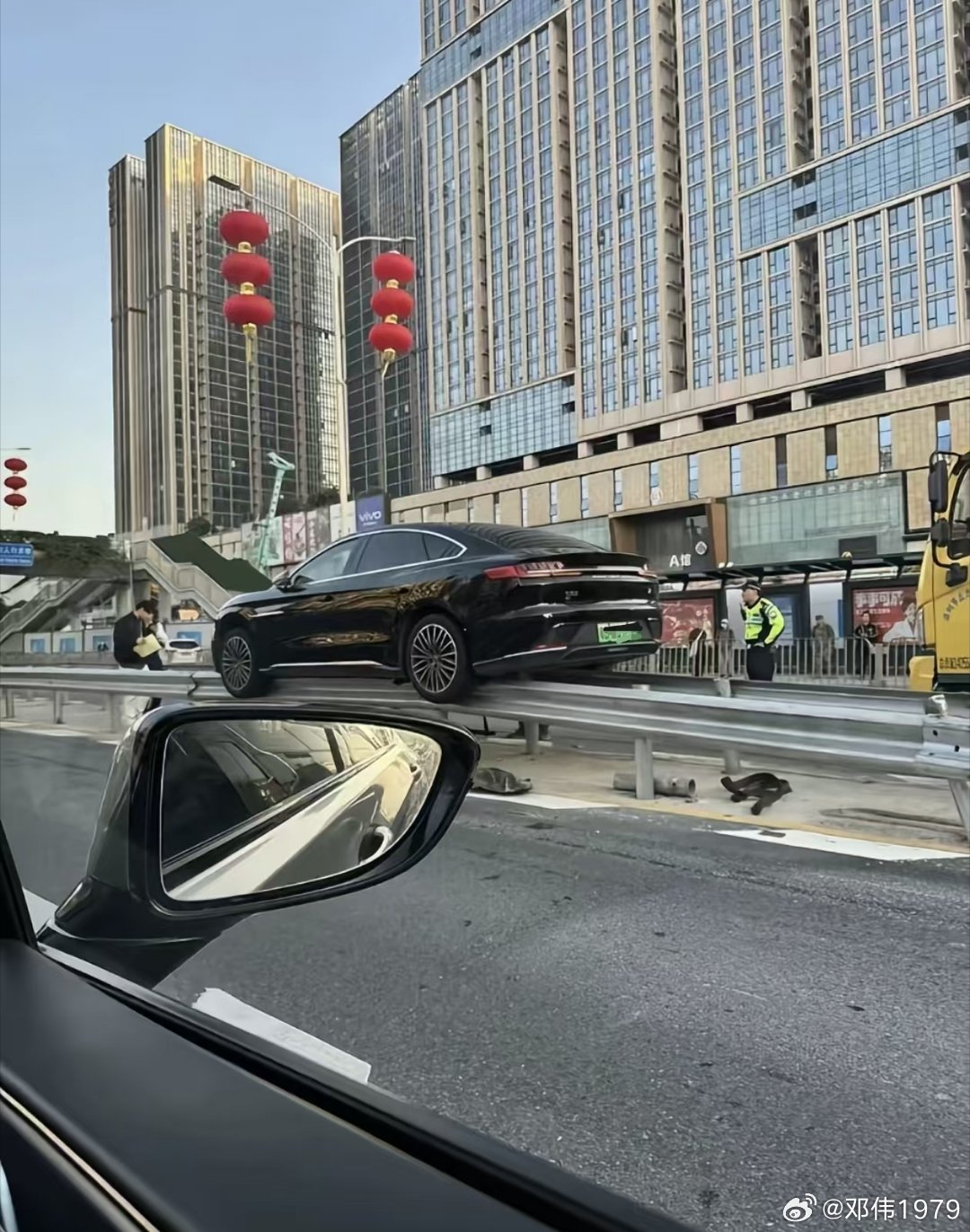 怎么上去的？电池是不是很牛👍比亚迪