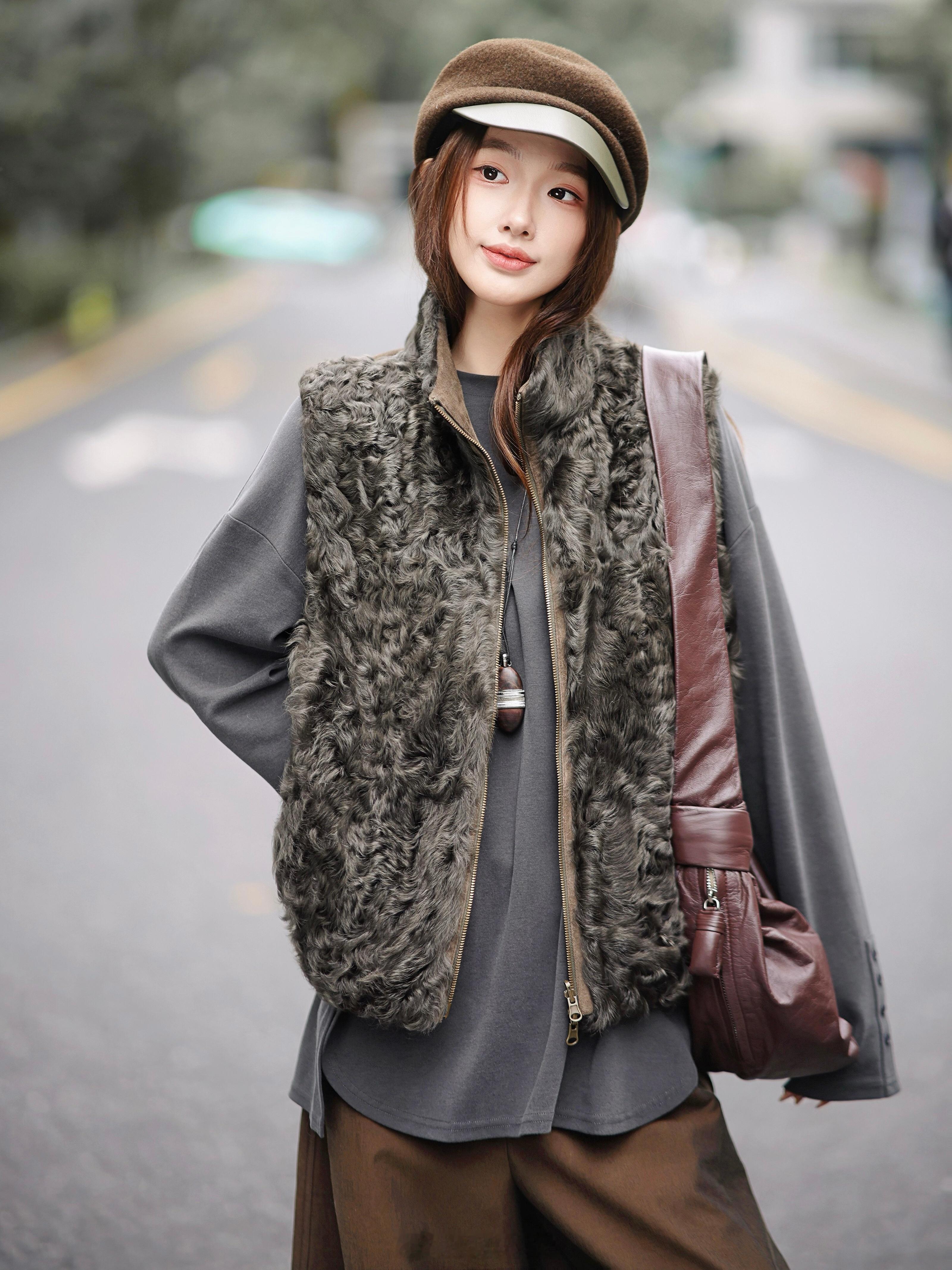 正所谓“衣不可貌相” 喜欢叠穿的姐妹有福啦[污]这马甲不光能两面穿而且前身采用小