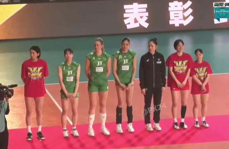[玫瑰]日本女排V联赛结束了，最佳阵容如下:
🌟最佳主攻：古贺纱理那(NEC火
