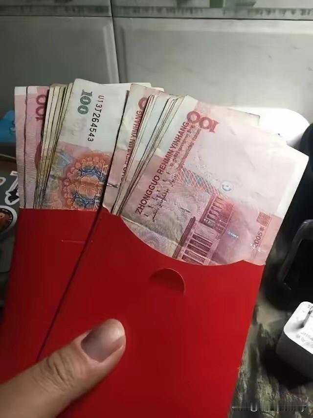 问大家一个问题，要是被公司辞退了，之前在公司上班时，积累了不少人情往来。就像我结