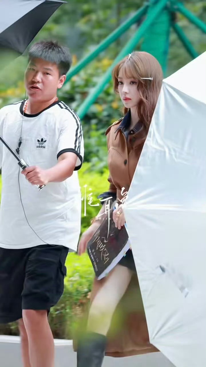 田曦薇顶级出装一套比一套美 哇塞，田曦薇这衣品真的绝了！每一套穿搭都像从时尚杂志