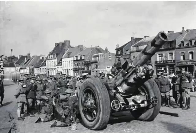 敦刻尔克大撤退能成功，并不是德军战略失误，而是因为比起消灭这30万英军，德军统帅