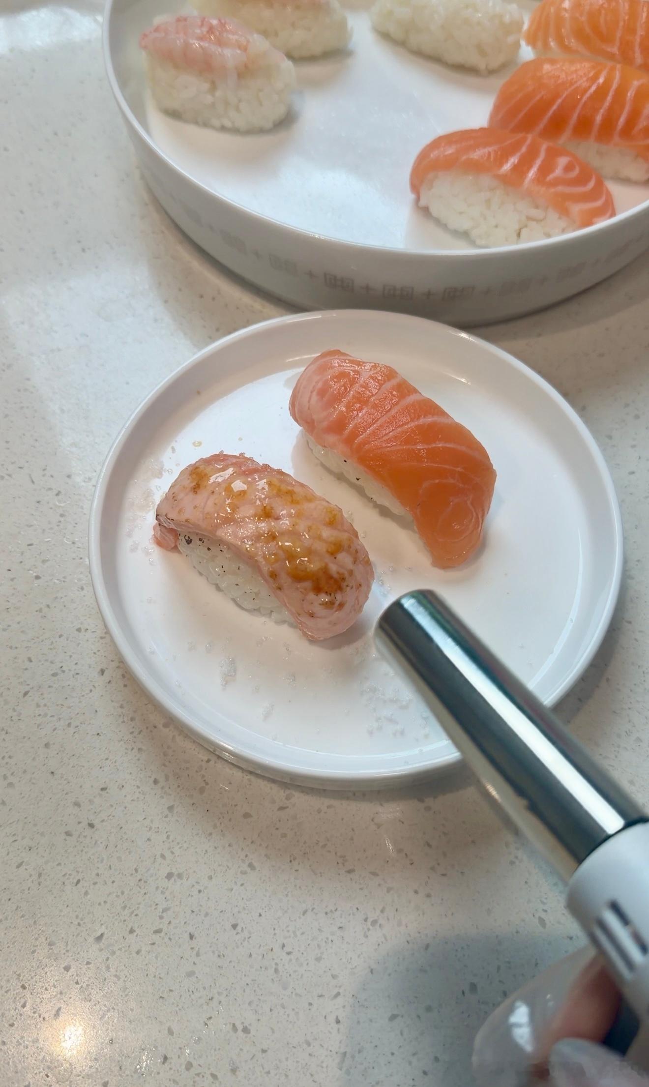 等一饭是邓依凡 排不到寿司郎我就这样 