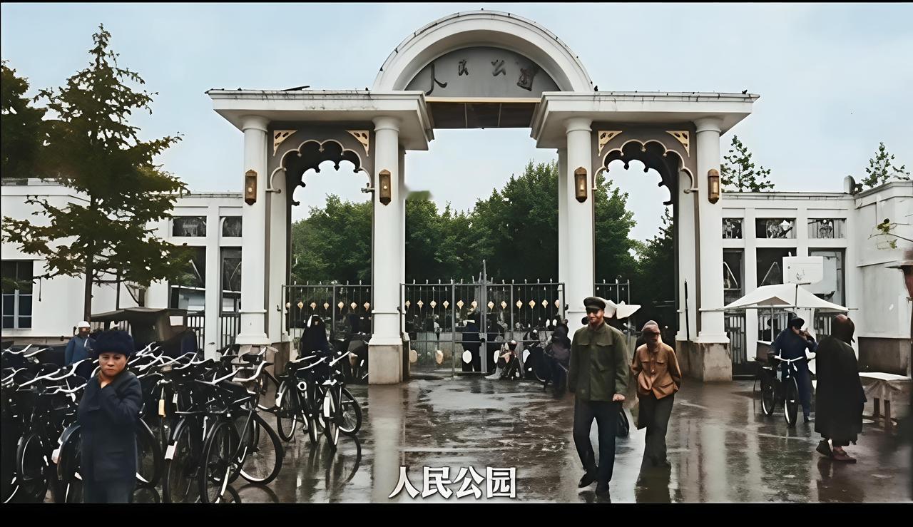昨天老家发小，在昆明的70 岁二哥确认了我们发小群里又一个发小去世了，今年69岁