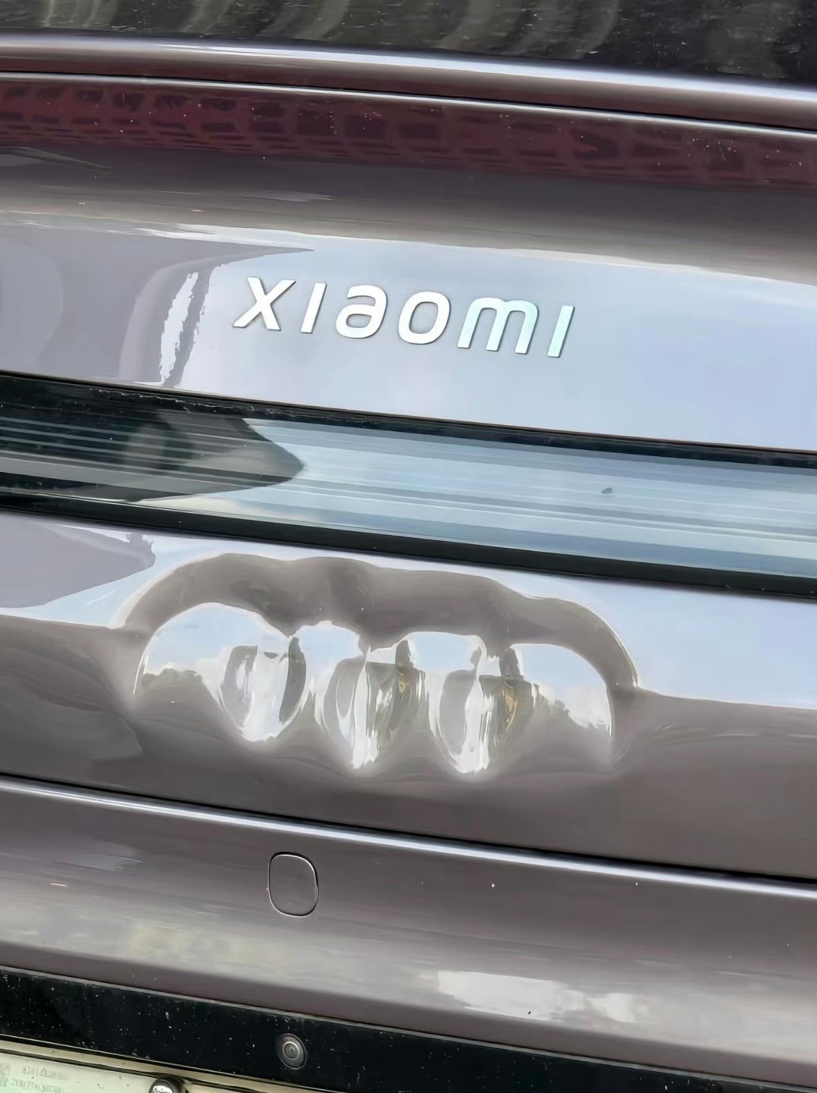 看样子是小米和奥迪的“联名款”汽车？