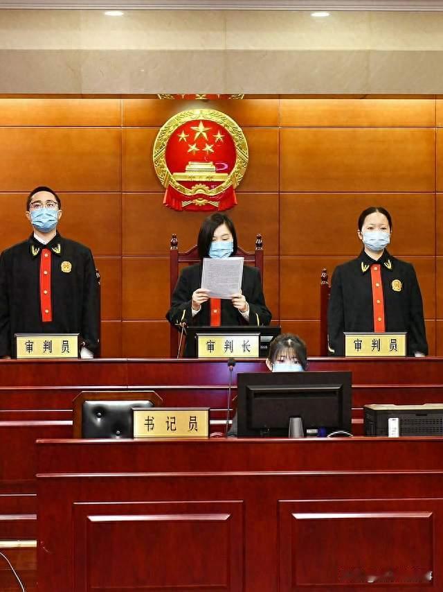 父亲下葬她没露面，想领走6.3万抚恤金，法院：继承权动不了