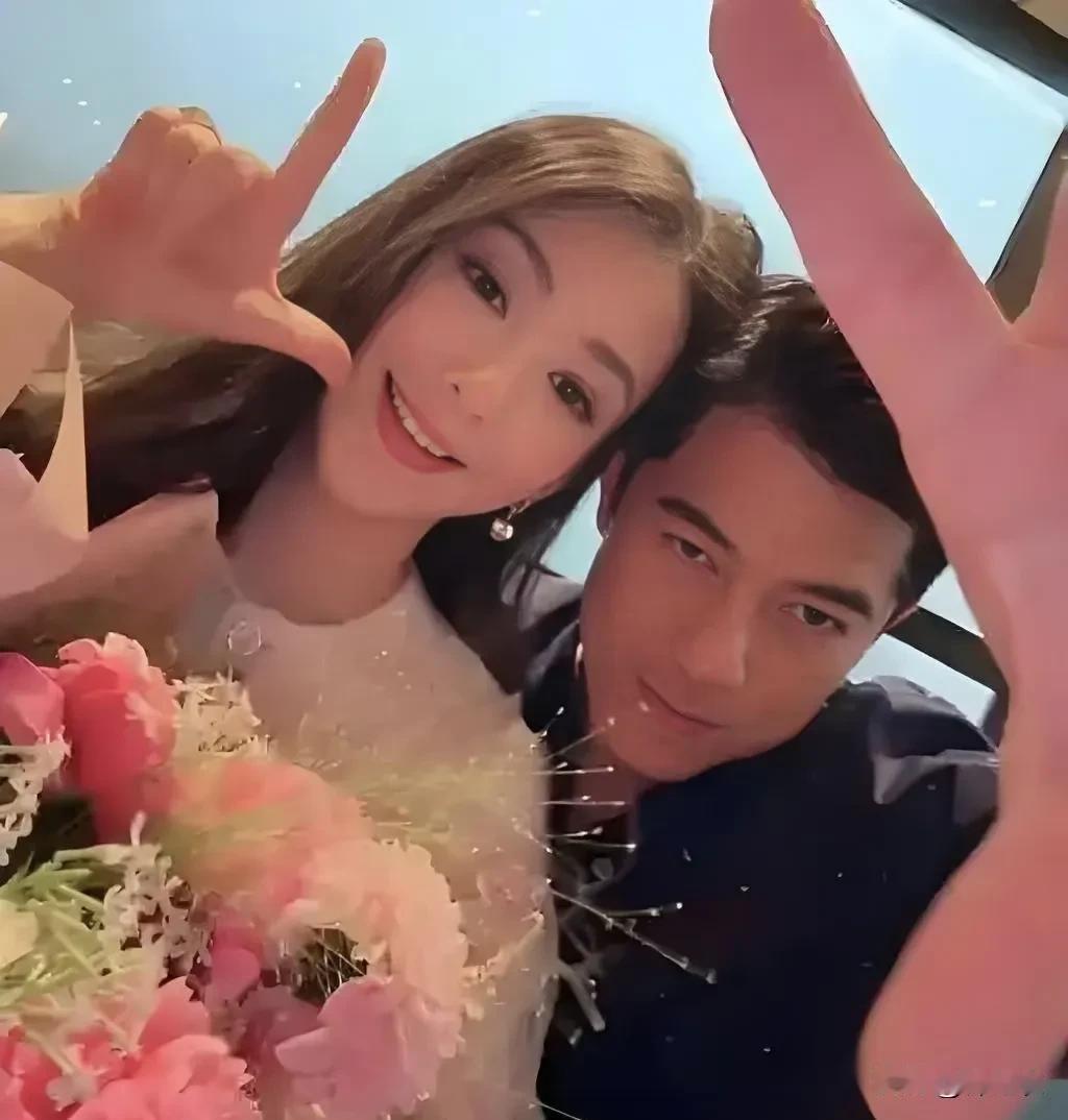 方媛的性格很温柔，颜值从两个孩子都能看出来，她是一个原生态的天然美女，不得不说安