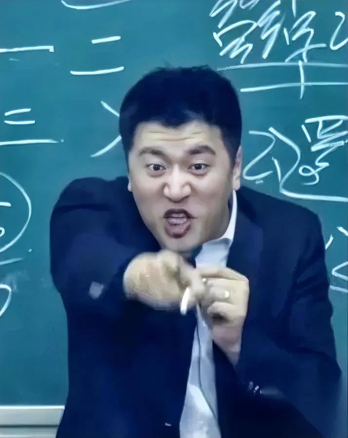 张雪峰又被骂了？别急

先看看他说了啥大实话

满屏都是“岁月静好”的话术里，他