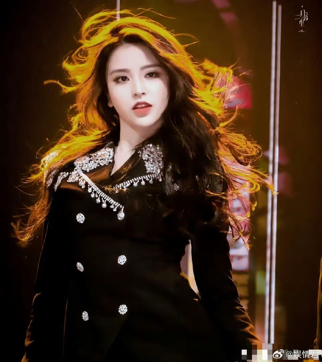 金子涵是公认的青你二第一门面青你时期是真的好看！ 